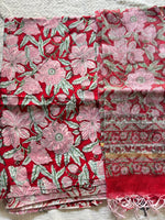 Load image into Gallery viewer, 5 m handblock cotton fabric with Kota doria dupatta