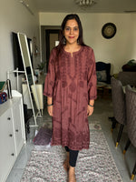 Load image into Gallery viewer, Pure muslin premium quality chikankari kurtha