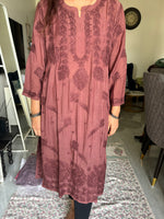 Load image into Gallery viewer, Pure muslin premium quality chikankari kurtha