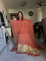 Load image into Gallery viewer, Pure linen handwoven jamdani top and dupatta with zari 2 piece set