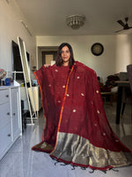 Load image into Gallery viewer, Pure linen handwoven jamdani top and dupatta with zari 2 piece set
