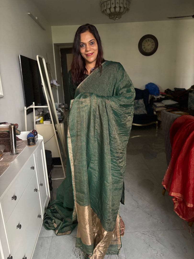 Pure tissue linen jamdani saree with zari on pallu with blouse piece