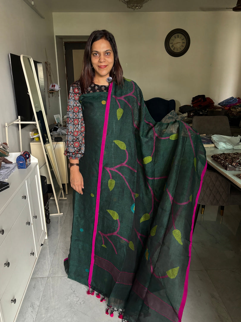 Linen handwoven jamdani top with jaal dupatta with tazzels