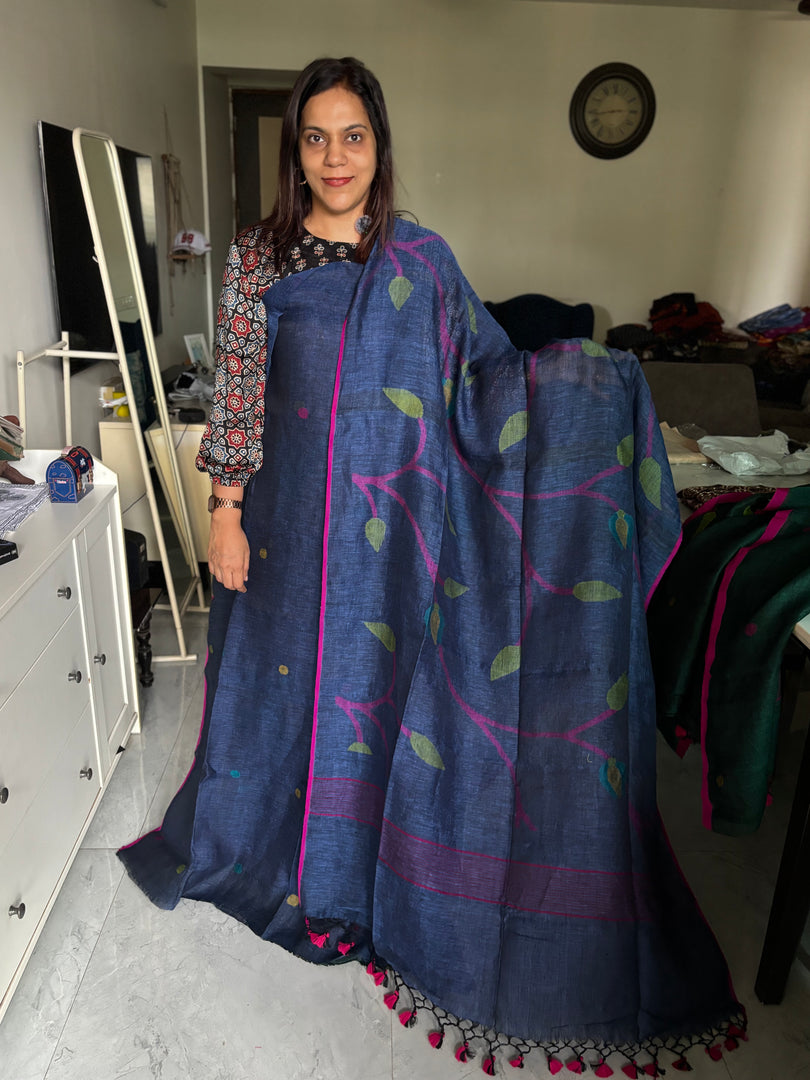 Linen handwoven jamdani top with jaal dupatta with tazzels