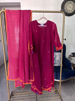 Load image into Gallery viewer, Pure cotton handwoven jamdani top paired with Kota doria dupatta with lace detailing stitched 2 piece set