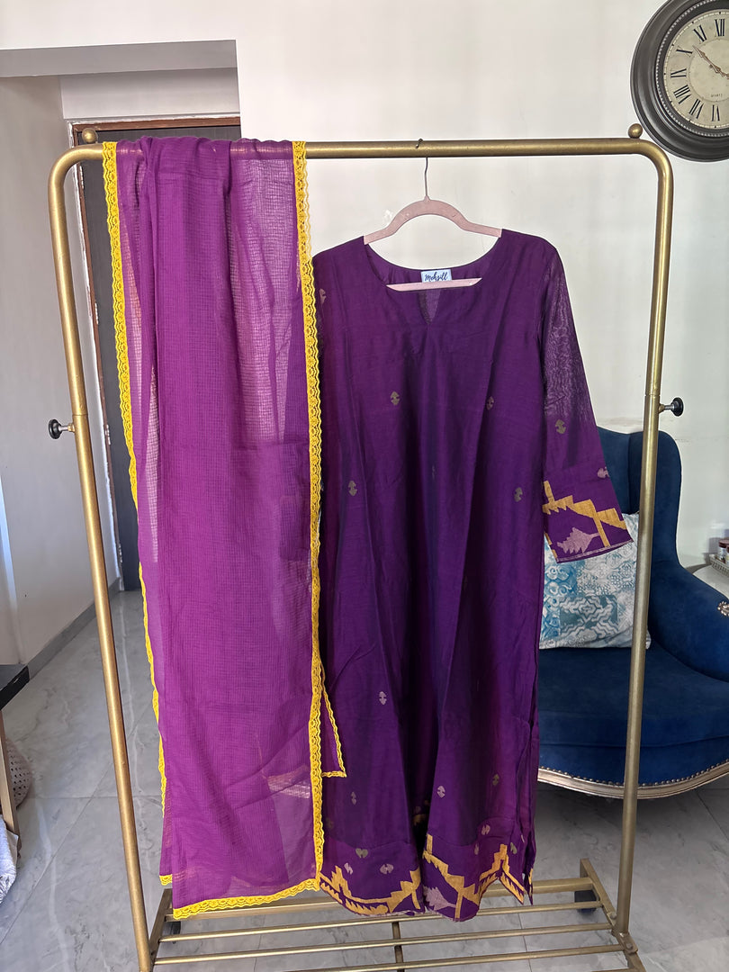 Pure cotton handwoven jamdani top paired with Kota doria dupatta with lace detailing stitched 2 piece set