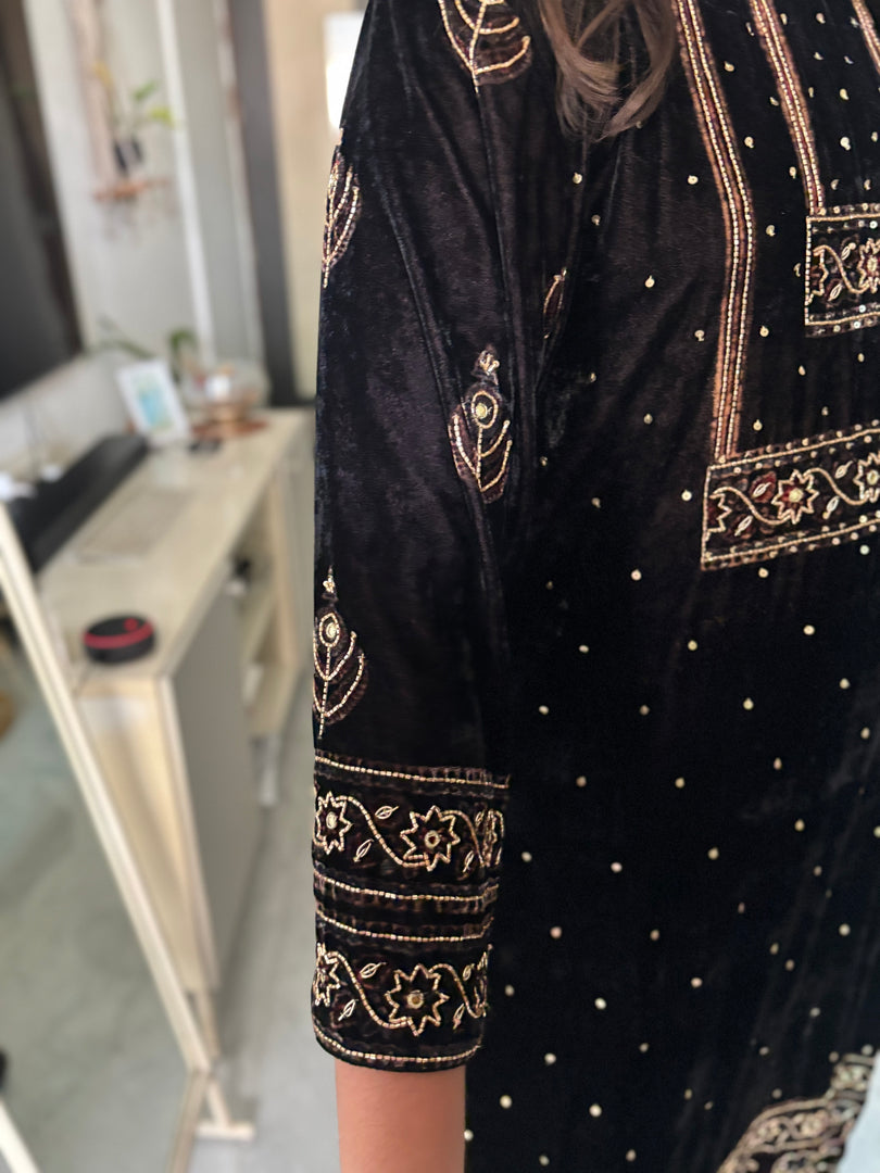 Premium Handblocked Ajrakh Velvet Silk Handworked Top, paired with a matching Velvet Silk Bottom and an elegant Organza Dupatta detailed with Cutdana Scalloping 3 piece set stitched