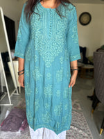 Load image into Gallery viewer, Premium quality rayon cotton chikankari  kurtha with luppi buttons

