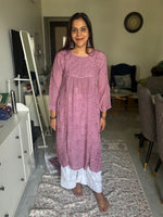Load image into Gallery viewer, Pure crepe chikankari kurtha with luppi buttons
