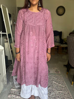 Load image into Gallery viewer, Pure crepe chikankari kurtha with luppi buttons
